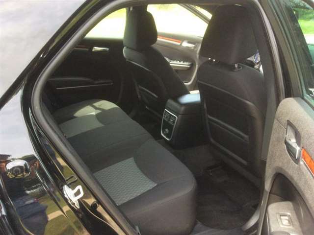 Chrysler 300 2012 photo 13